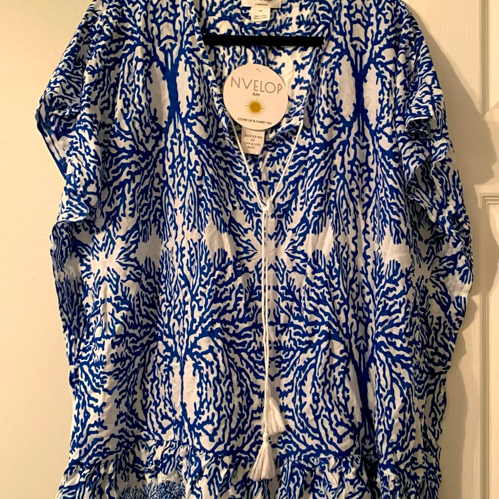 NVELOP sunblock Coverup, S/M, blue and white coral print with bottom ruffle, NWT